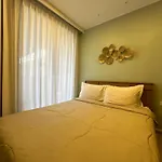 2 Bd Laguna Skypark Condo